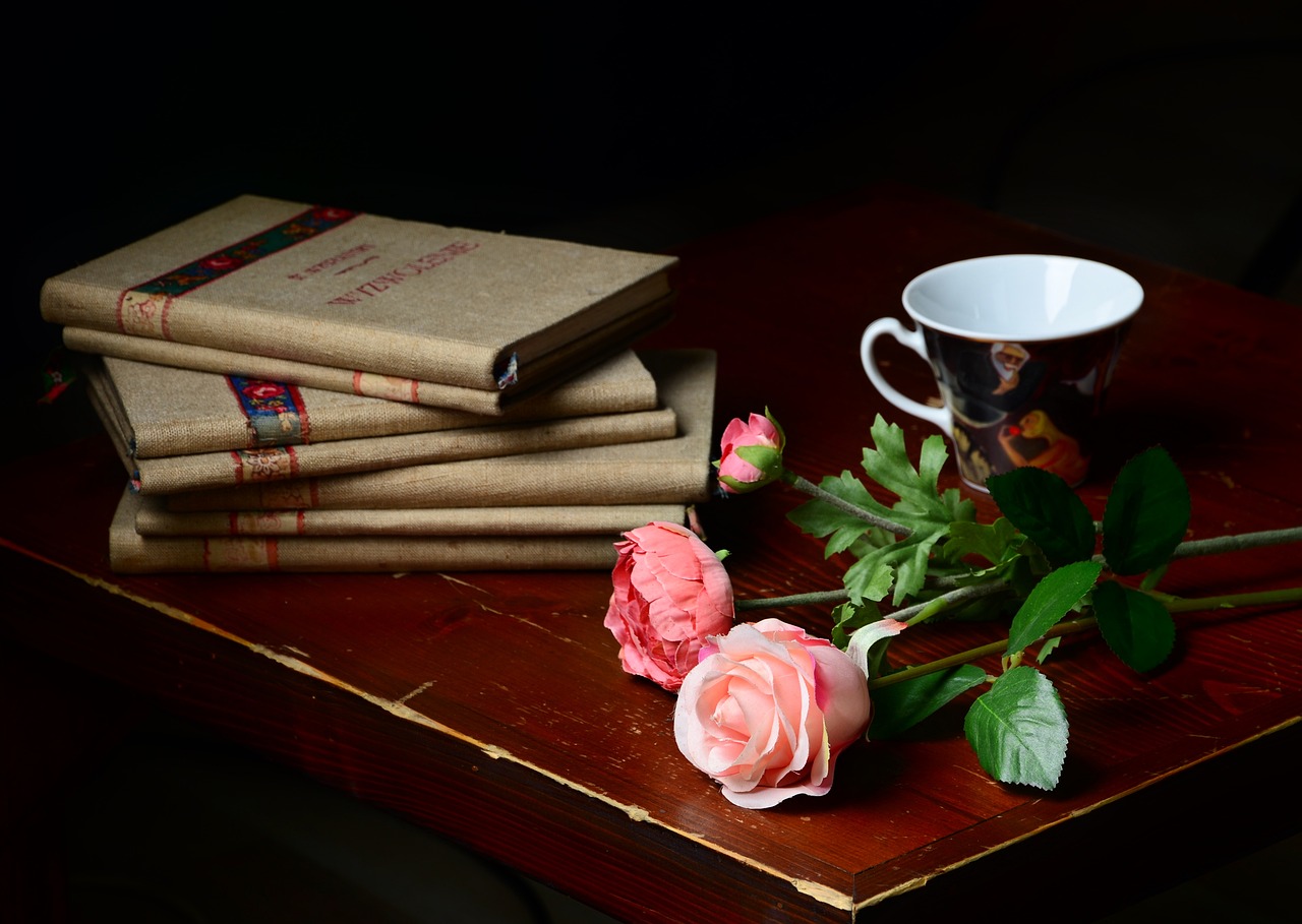 Le Nuove Voci della Poesia : 5 Poetesse italiane che Devi Leggere Oggi