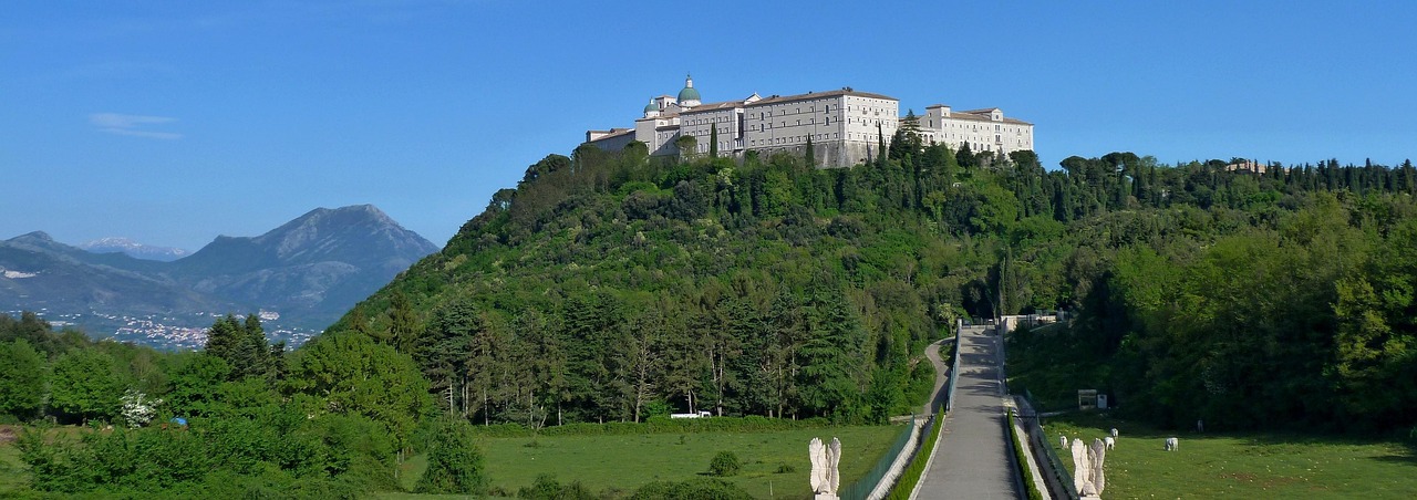 Il Gusto del Silenzio: Le Ricette Segrete dei Monasteri Italiani
