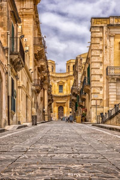 L’architettura italiana tra classicismo e modernità: un dialogo eterno con la memoria