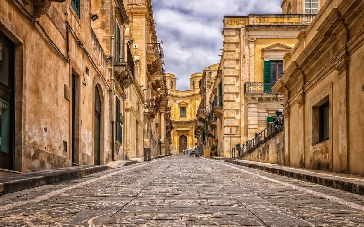 L’architettura italiana tra classicismo e modernità: un dialogo eterno con la memoria